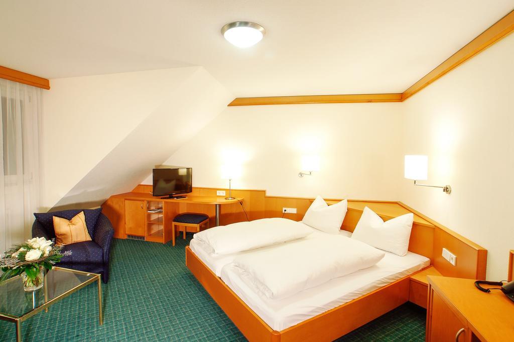 Hotel Winzerstube Ihringen Room photo